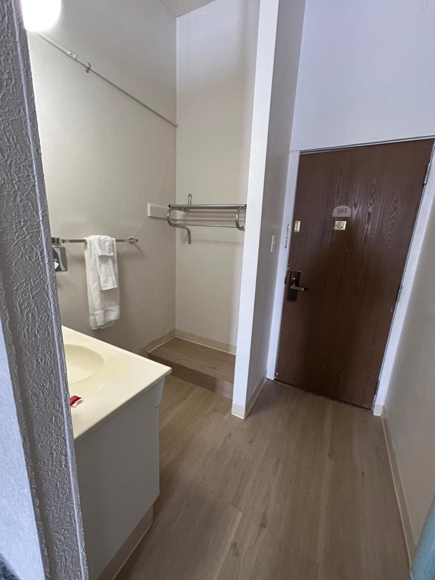 Studio Apartments Sterling Luaran gambar